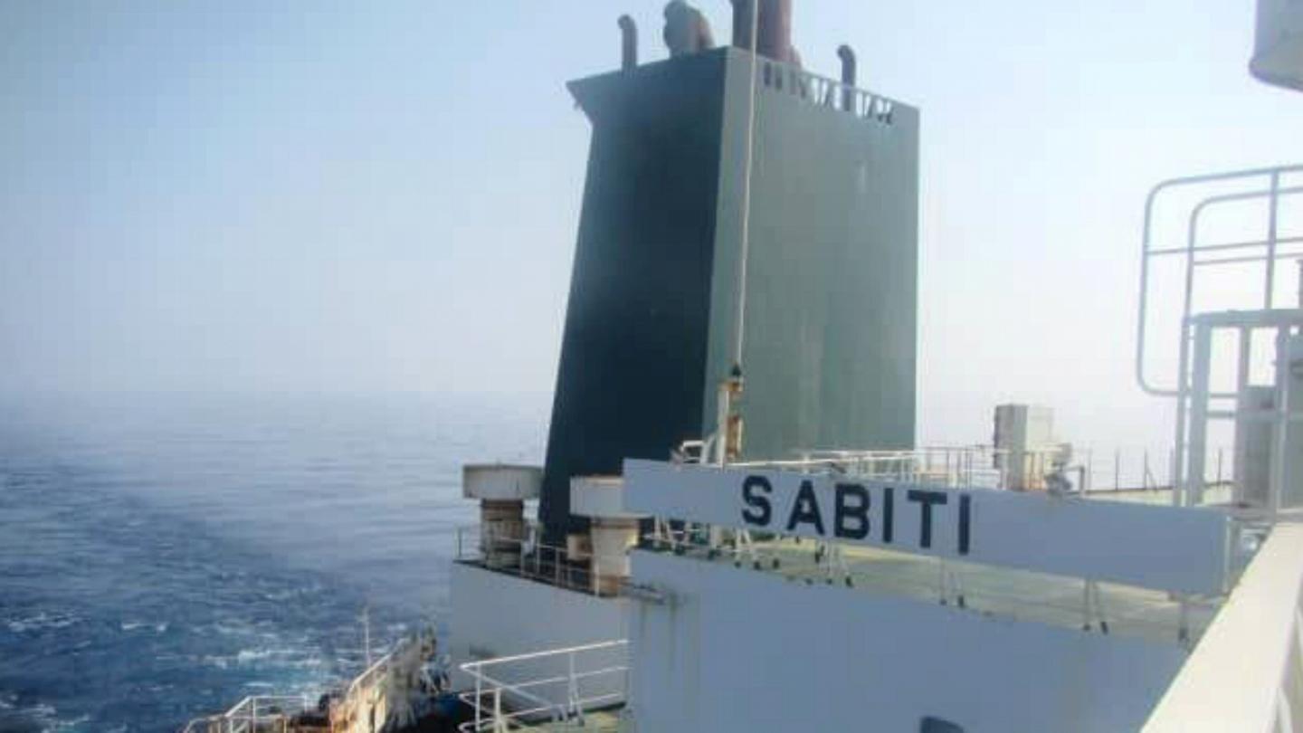 ما وجهة السفينة الإيرانية «سابيتي» .. إلى الحوثيين أم حزب الله ؟!